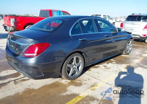 2015 Mercedes-Benz C 300 Sport из США, поврежденный, VIN 55SWF4JB2FU055610